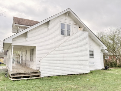 502 Oak Dr