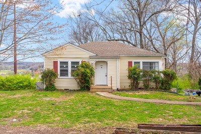121 Lookout Dr