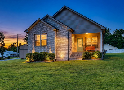 1702 Old Highway 31 E