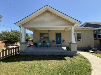 1813 Pearl St