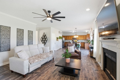 1011 Laramie Ct