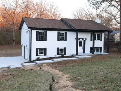 2512 Maplewood Drive