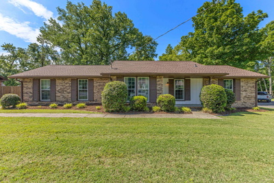 233 Iris Dr