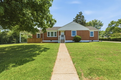 201 W Hillcrest Dr