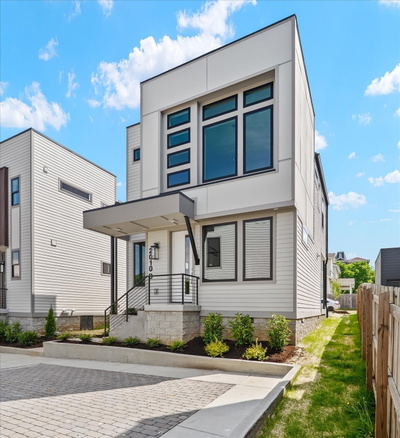 2010 9th Ave, N