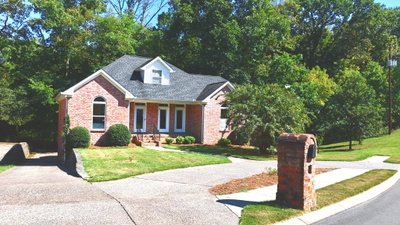 Exterior view of 124 Country Hills Dr in Hendersonville, TN