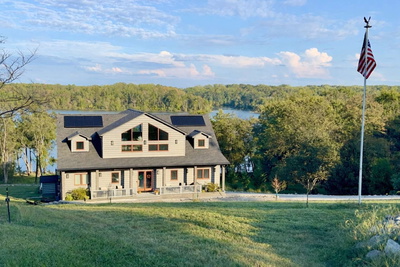 883 Newton Ln