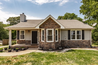 748 W Creek Dr