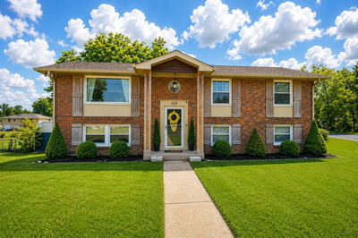 124 Chippendale Dr