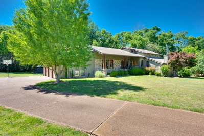 6106 Martingale Ln
