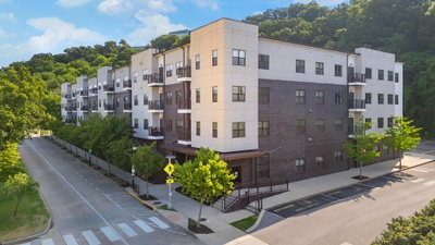 782 Riverfront Parkway