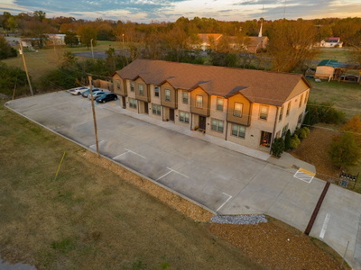 935 Bluebird Rd