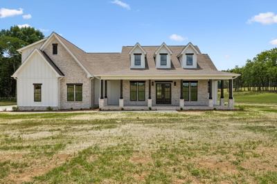 Exterior view of 2817 Unionville Rd in Chapel Hill, TN