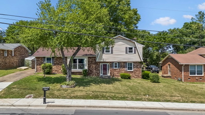 Exterior view of 2946 Anderson Rd in Nashville, TN