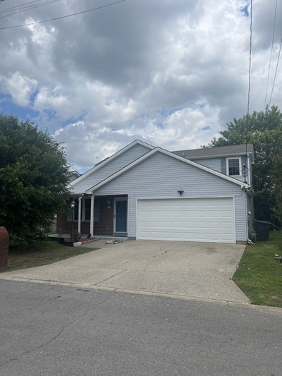 99 Edgehill Ln