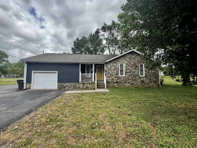 Exterior view of 940 Denise Dr in Old Hickory, TN