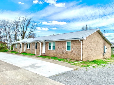 211 Lexington Dr