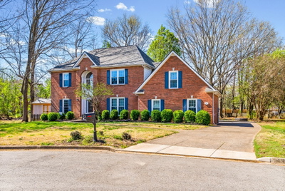 206 Longwood Ln