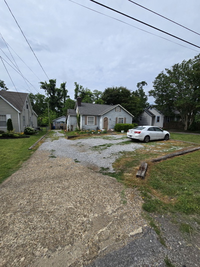 906 Carolyn Ave