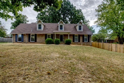 1105 Rosebrook Dr