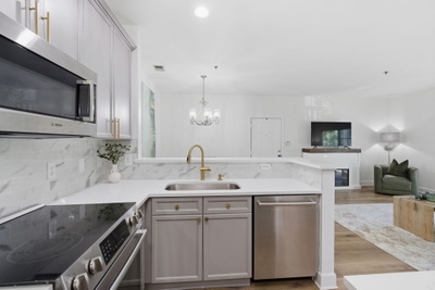 7003 Lenox Village Drive