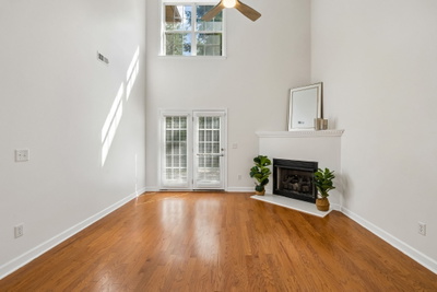 616 Twin Oaks Ct