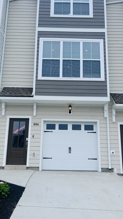 806 Taylor Dr