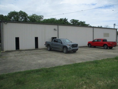 1126 Old Highway 109, N