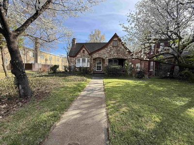 Exterior view of 1981 SNOWDEN AVE in Memphis, TN