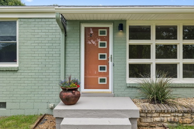 907 Joyce Ln