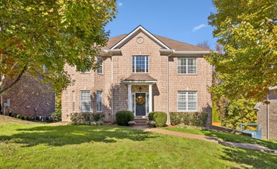 1572 Red Oak Ln