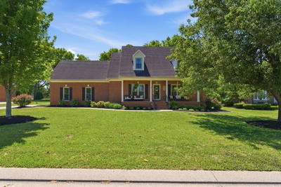 808 Peconic Pl