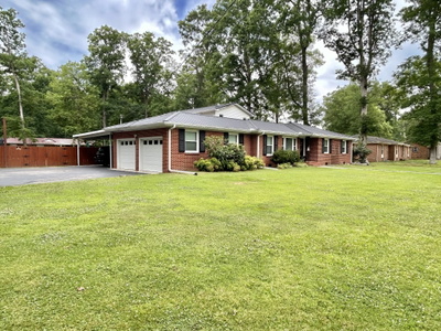 1212 Woodcrest Dr