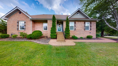 716 E Meadows Dr