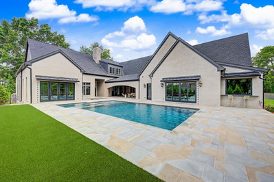 226 Williamsburg Cir