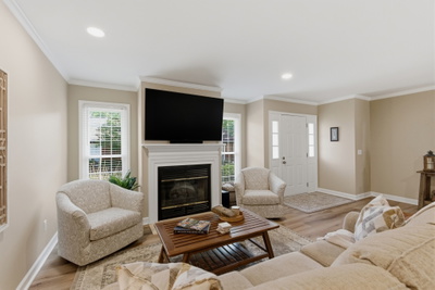 216 Highland Villa Cir