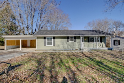435 Circle Dr