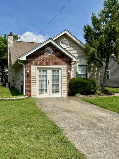 1006 Valley Dr