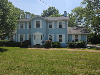 Exterior view of 104 Twin Oaks Ct in Hendersonville, TN