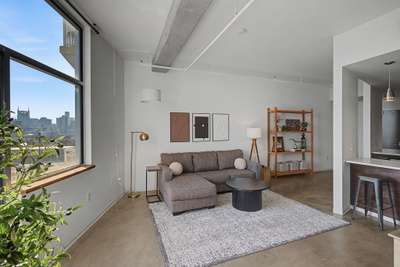 2115 Yeaman Pl