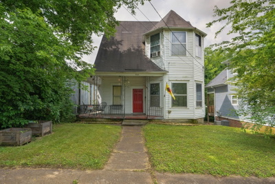 812 E 10th Street
