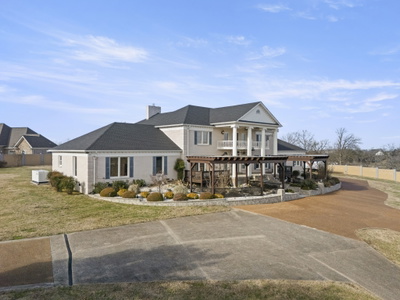 201 Vineyard Way