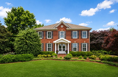 2240 Oakleaf Dr