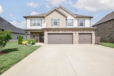 1016 Meadowview Lane