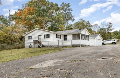 298 Tobacco Rd