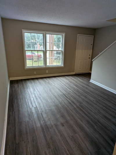 813 Holder Ct