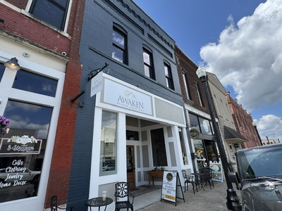 106 E Main St