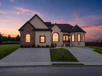 556 Larkspur Dr