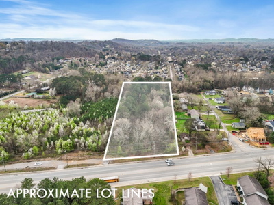 Exterior view of 8528 E Brainerd Road in Chattanooga, TN