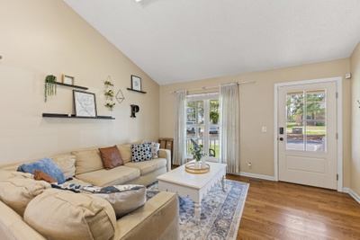 105 Heathcote Ct